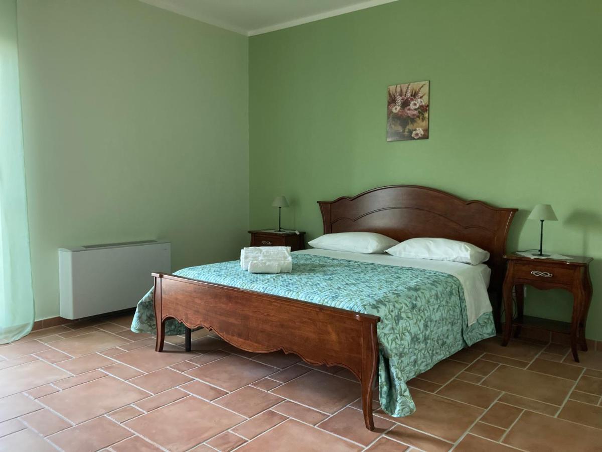 Agriturismo Tenuta Della Madama Venticano ภายนอก รูปภาพ
